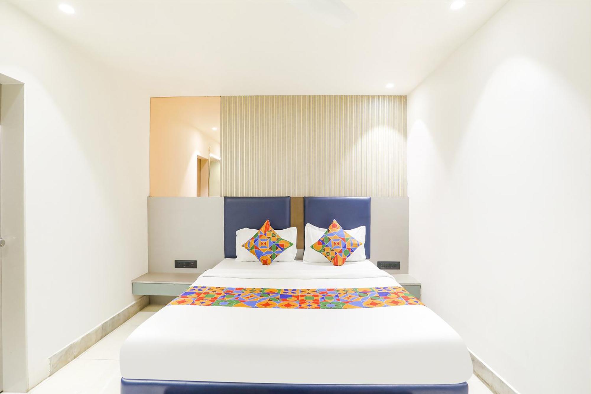 Fabhotel Shirdi Park Inn Экстерьер фото
