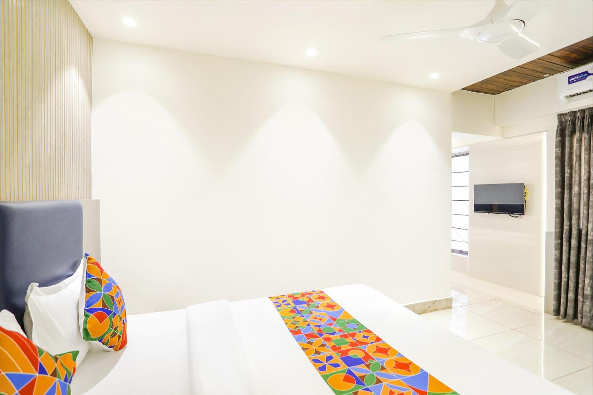Fabhotel Shirdi Park Inn Экстерьер фото
