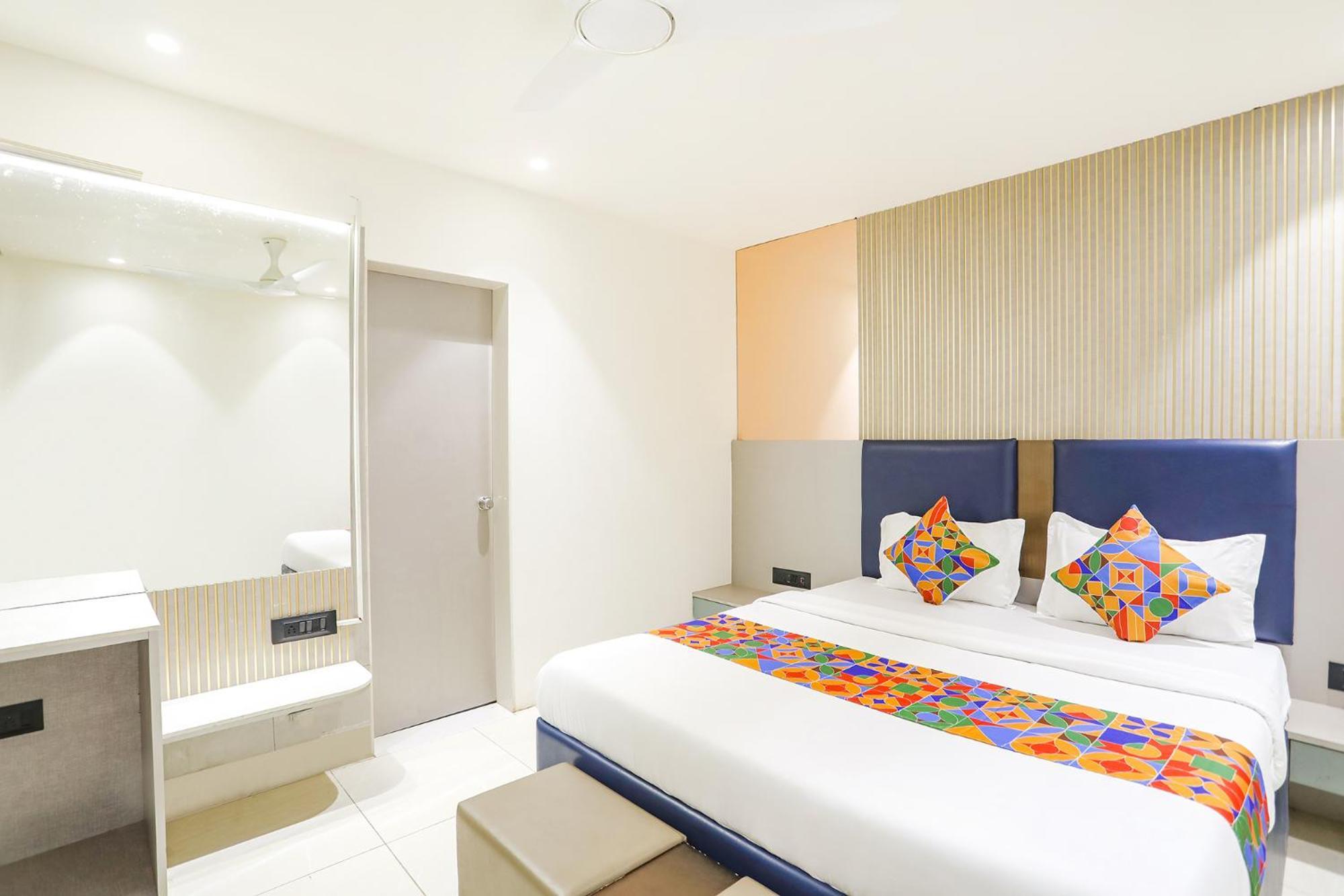 Fabhotel Shirdi Park Inn Экстерьер фото